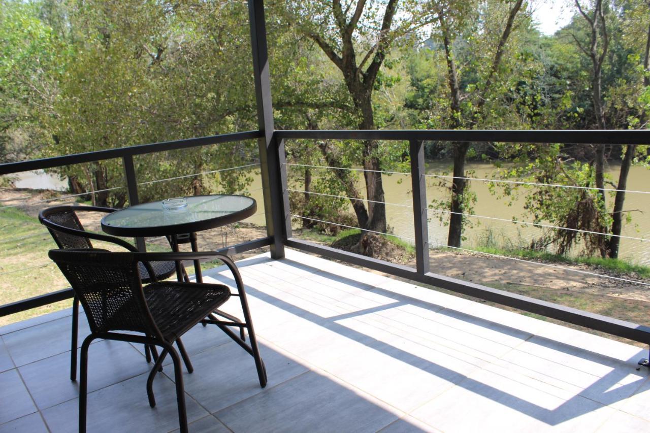 At The River Guest House Kroonstad Eksteriør billede