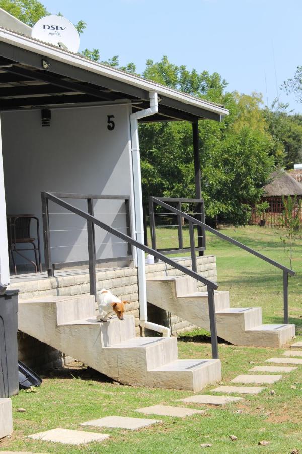 At The River Guest House Kroonstad Eksteriør billede