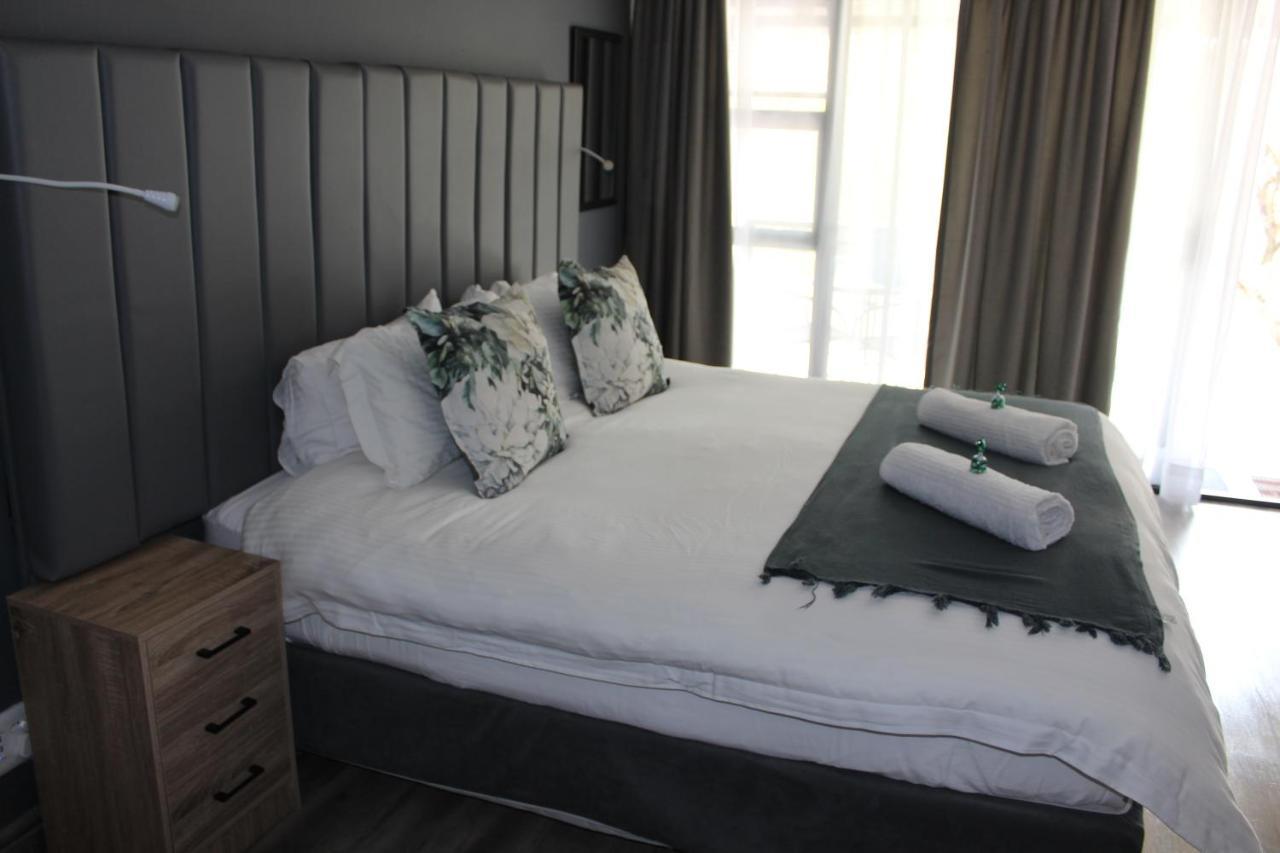 At The River Guest House Kroonstad Eksteriør billede